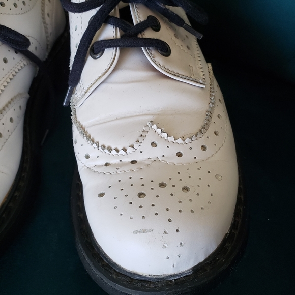 John Fluevog Classic Wingtipped Brogue Derby white shoe - Picture 4 of 15